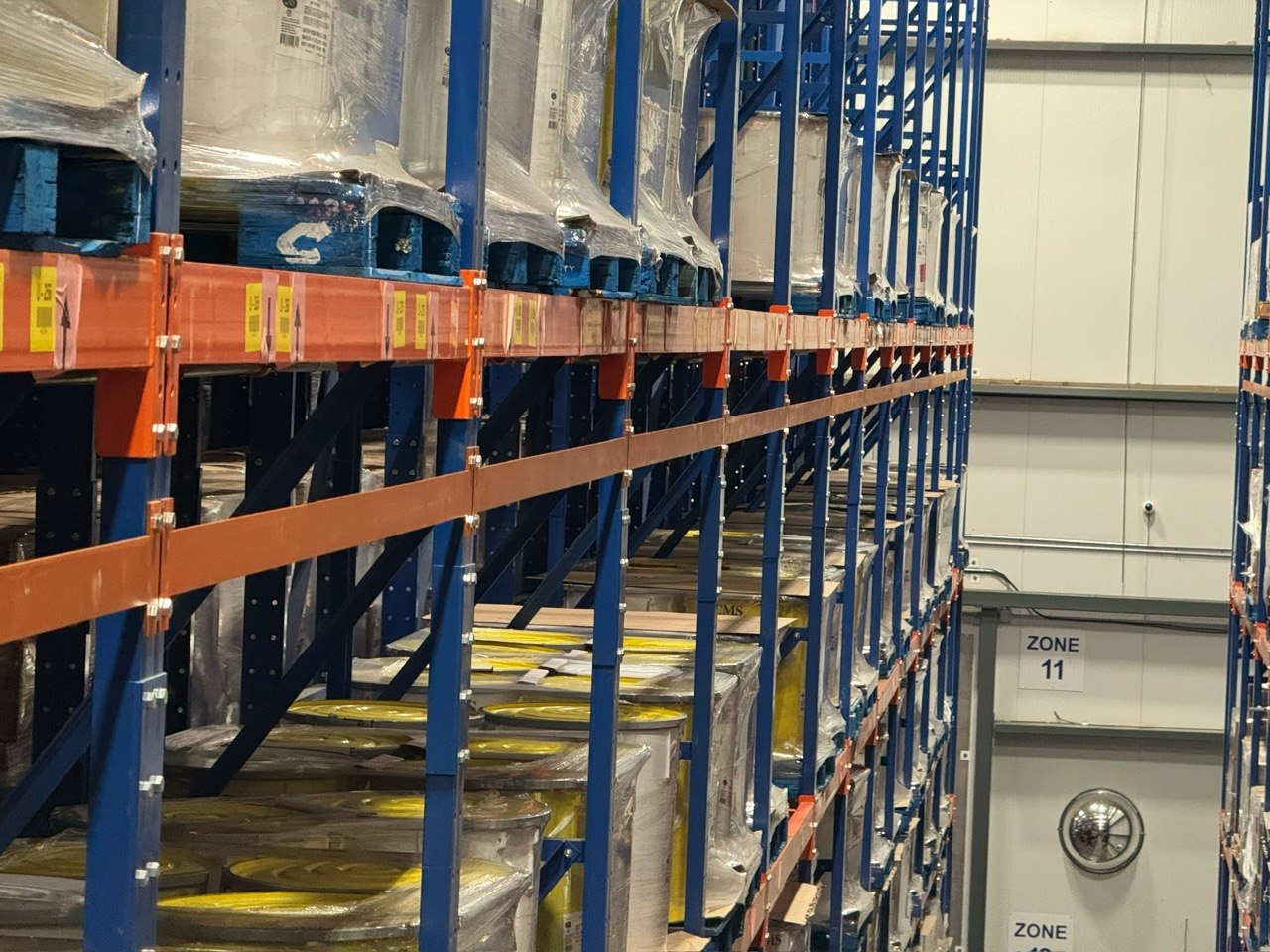 Rooftop guardrail system around warehouse mechanical units